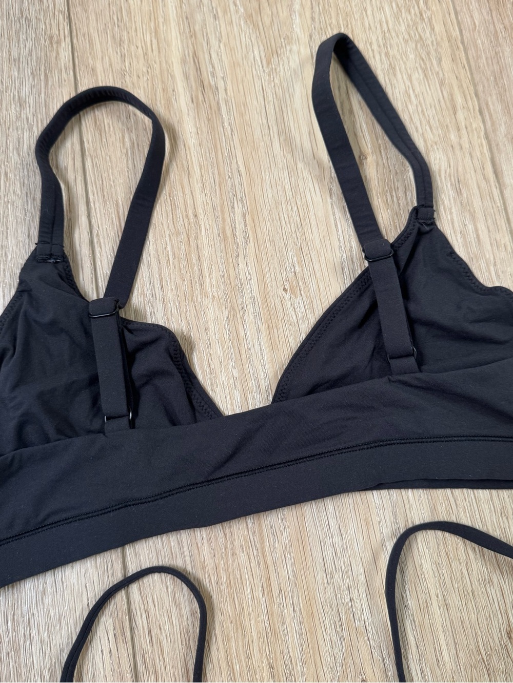SKIMS Bundle of 2 Fits Everybody Bralettes size Medium - Picture 8 of 9